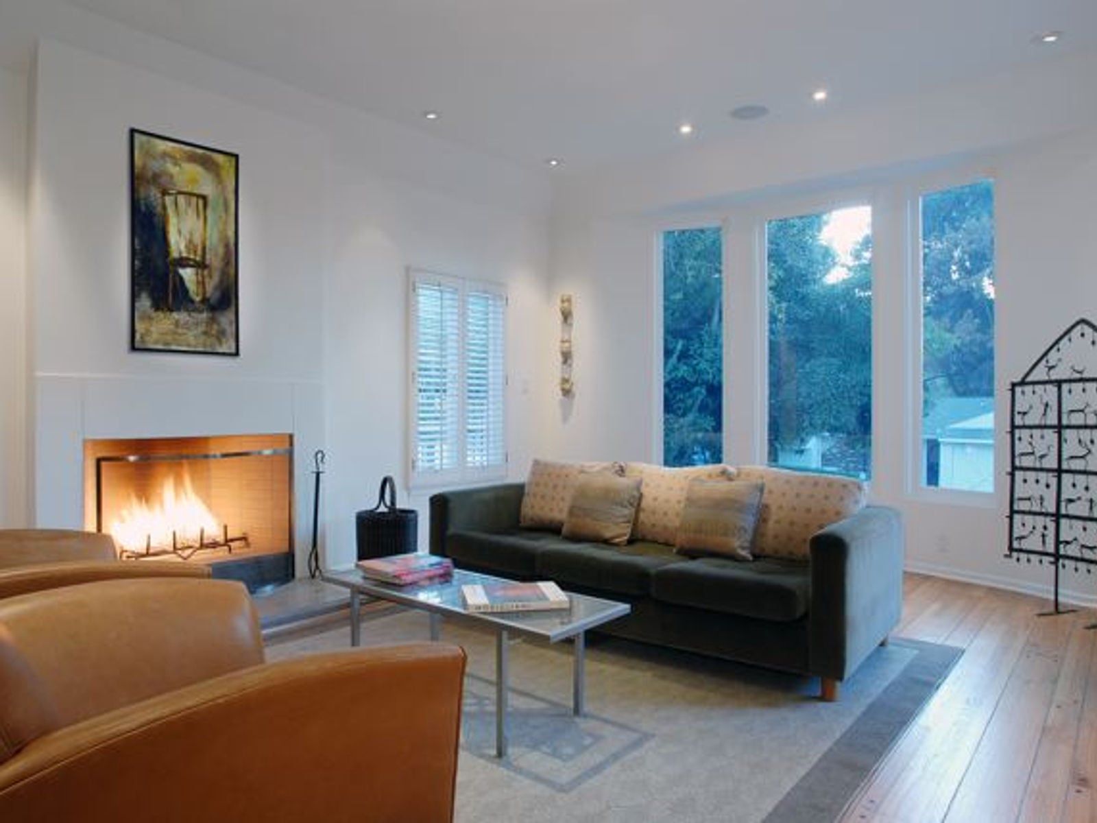 Light-filled living room interior by Donald Callahan Bryan — Mulholland residence